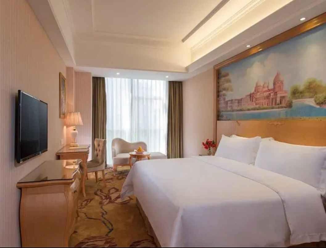 Vienna Hotel Shenzhen Baoneng City Plaza מראה חיצוני תמונה